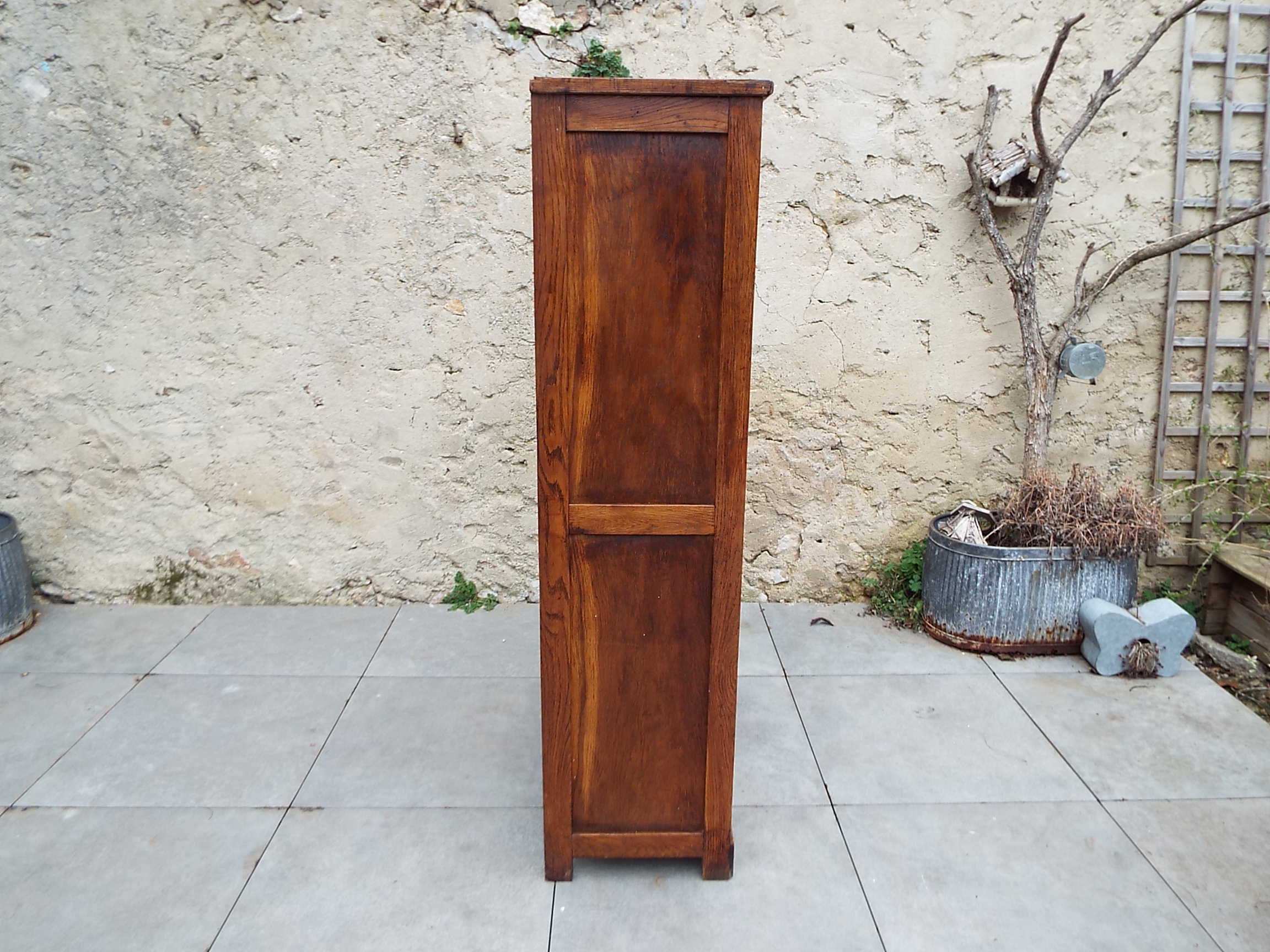 Meuble à rideau double